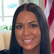 A profile picture of Robyn Bird.