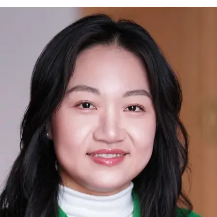 A profile picture of Joyce Xiaoqiong Xie.