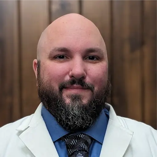 A profile picture of Steven Shook.