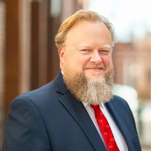 A profile picture of Stephen Smith.