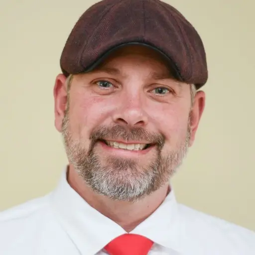 A profile picture of Doug Davis.