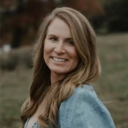 A profile picture of Hannah Chavis Lear.