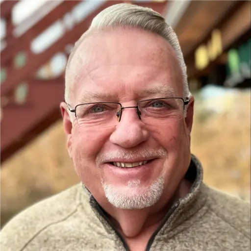 A profile picture of Fred Unrue.