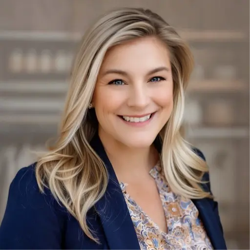 A profile picture of Amanda Clark.