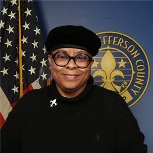 A profile picture of Donna Lyvette Purvis.