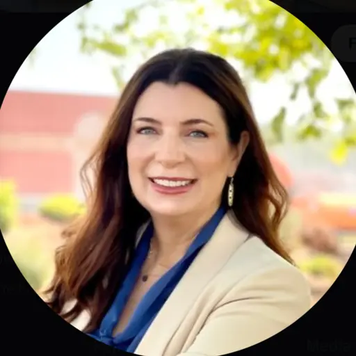 A profile picture of Amy Duvall.