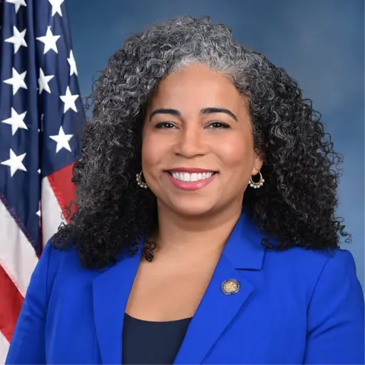 A profile picture of Karines Reyes.