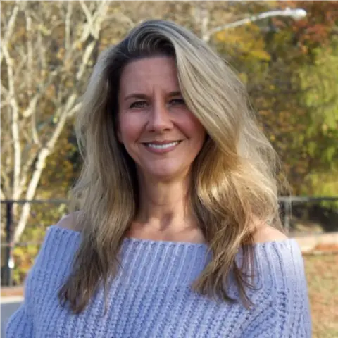 A profile picture of Jennifer Hodgson.