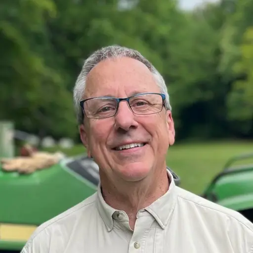 A profile picture of Fred Crawford.