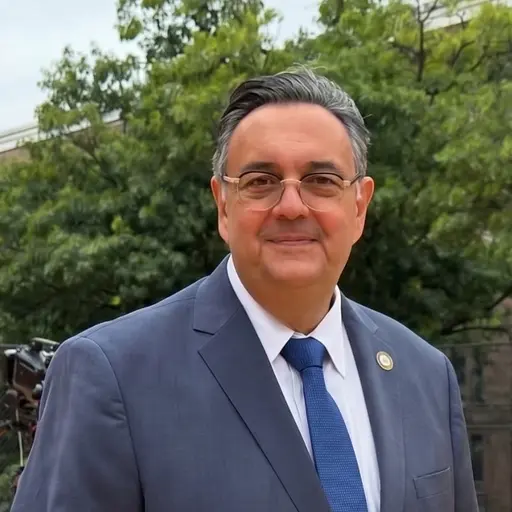 A profile picture of Sam T. Pirozzolo.