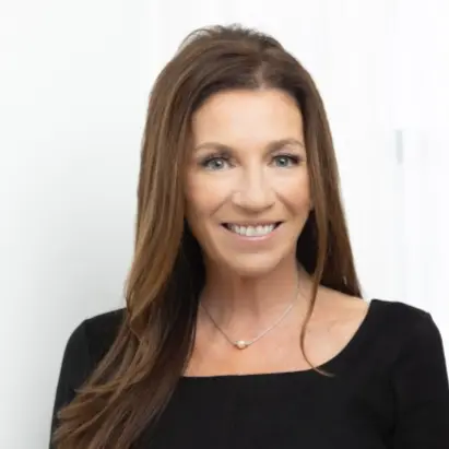 A profile picture of Mary Beth Kelly.