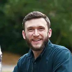 A profile picture of Dan Warner.