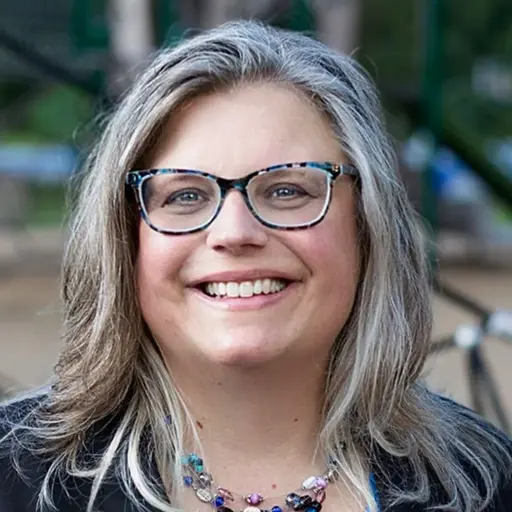 A profile picture of Monica Weninger.